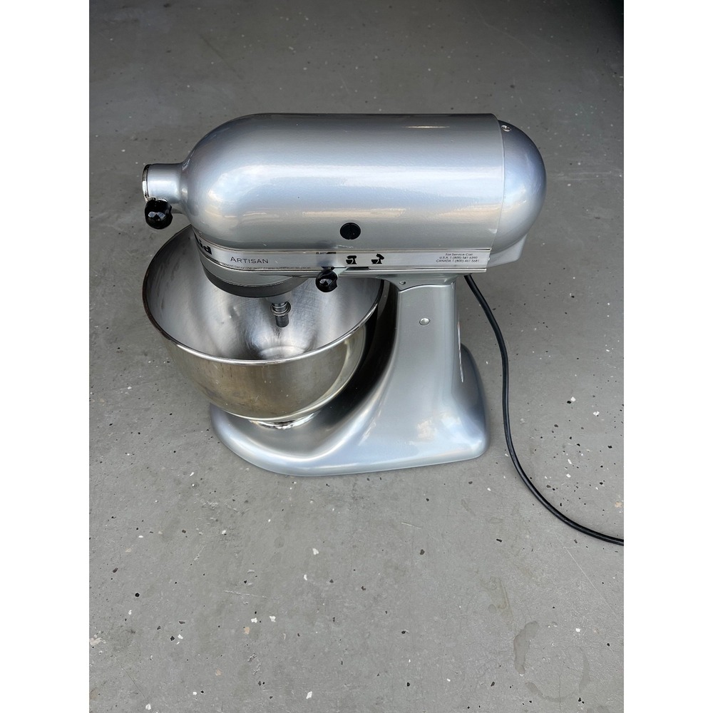 KitchenAide Artisan Series 5 Quart Tilt Head Stand Mixer Contour Silver - Picture 4 of 7